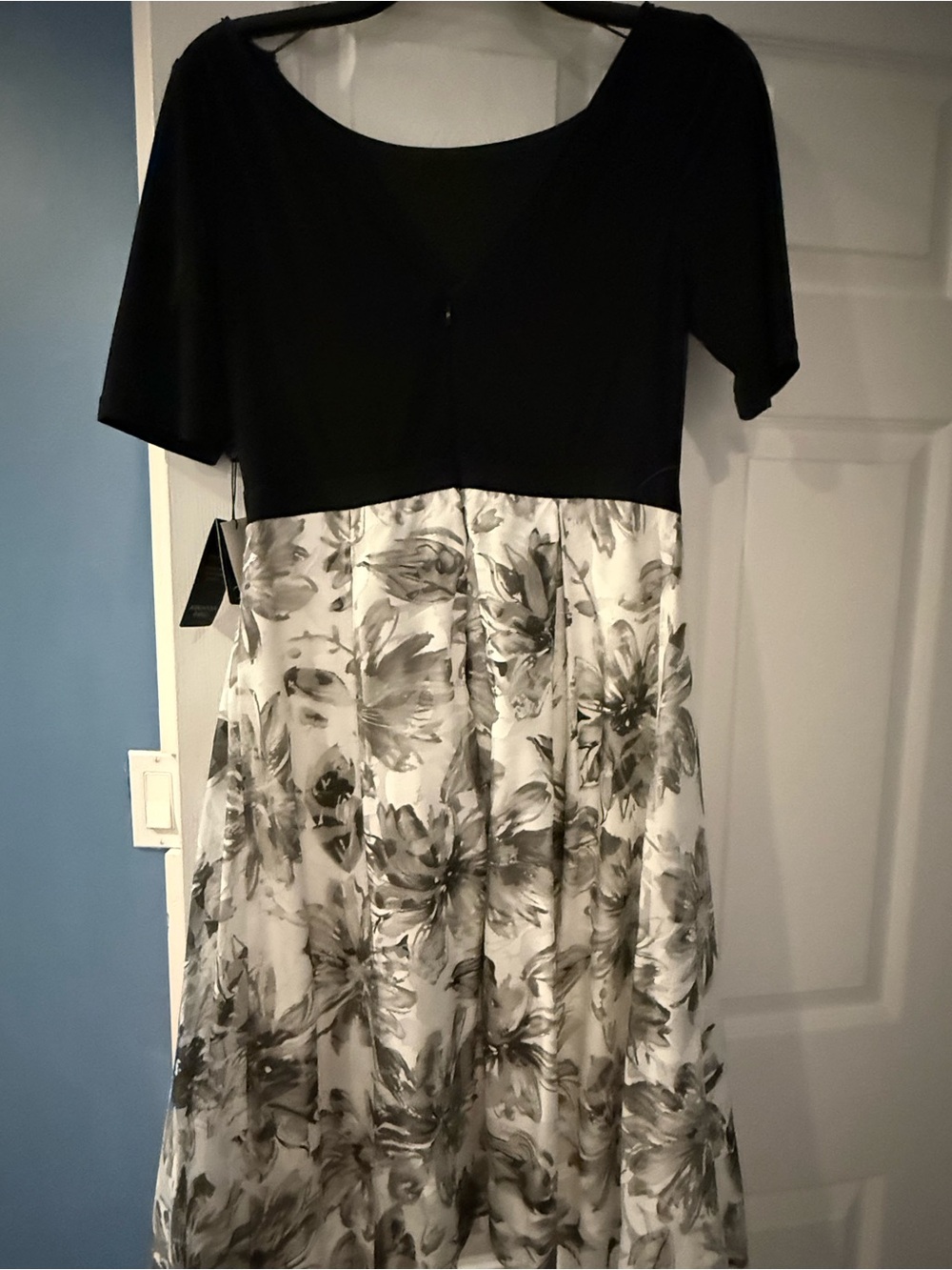 Adrianna Papell Black Bodice White Floral Midi Dress